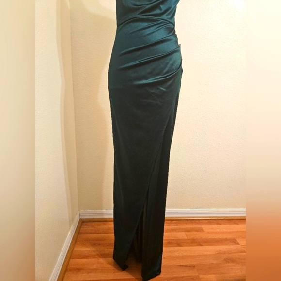 Windsor Formal Gown - Picture 8 of 8